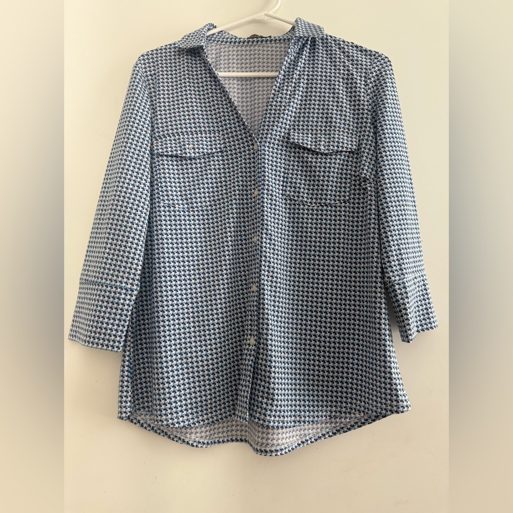 J. McLaughlin Brynn Jersey Blue Geo Print Shirt Size Large